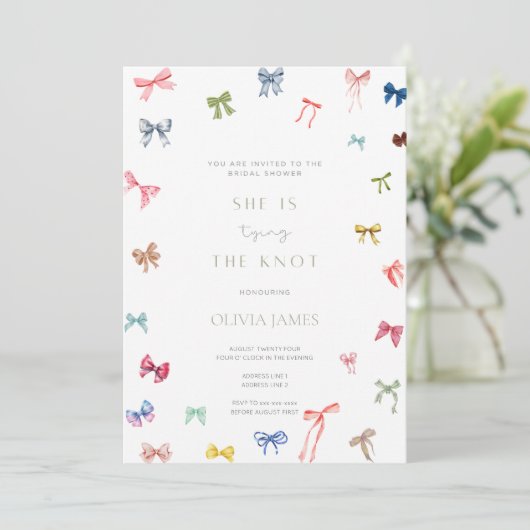 Sie bindet das Knoten-Brautparty Einladung (Stehend Vorderseite)