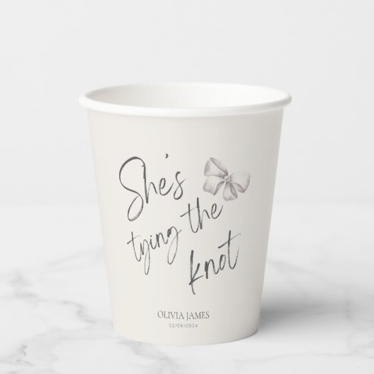 Sie bindet das Knoten-Brautparty Pappbecher (Vorderseite)