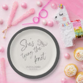 Sie bindet das Knoten-Brautparty Pappteller (Party)