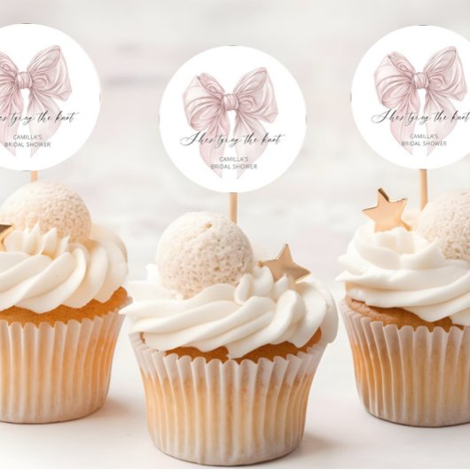 Sie bindet das Knoten-Brautparty Runder Aufkleber