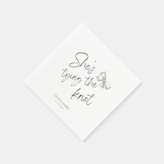 Sie bindet das Knoten-Brautparty Serviette (Ecke)