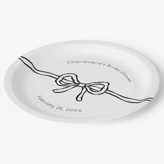 Sie bindet das moderne Brautparty des Knotens Pappteller (Schrägansicht)