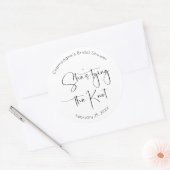 Sie bindet das moderne Skript-Brautparty von Knote Runder Aufkleber (Umschlag)