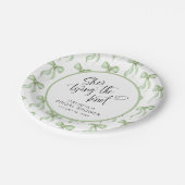 Sie bindet das Personalisierte Brautparty des Knot Pappteller (Schrägansicht)