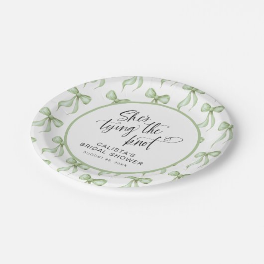 Sie bindet das Personalisierte Brautparty des Knot Pappteller (Schrägansicht)