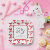 Sie bindet das Personalisierte Brautparty des Knot Pappteller (Party)