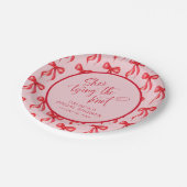 Sie bindet das Personalisierte Brautparty des Knot Pappteller (Schrägansicht)