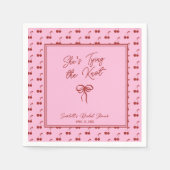 Sie bindet den Cocktail des Knot-Cherry-Brautparty Serviette (Vorderseite)