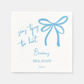 Sie bindet den knochenblauen Bandbogen, bedruckt Serviette (Vorderseite)