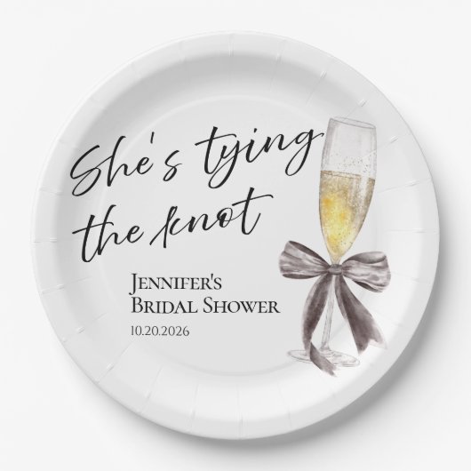 Sie bindet den Knoten | Black Bow Brautparty Pappteller (Vorderseite)