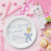 Sie bindet den Knoten | Blue Bow Brautparty Pappteller (Party)