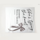 Sie bindet den Knoten | Brautparty-Backdrops Wandteppich (Vorderseite (Horizontal))