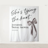 Sie bindet den Knoten | Brautparty-Backdrops Wandteppich (Vorderseite)