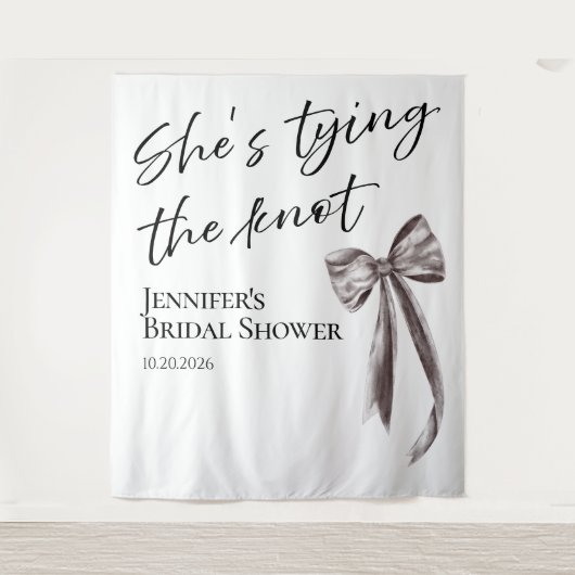Sie bindet den Knoten | Brautparty-Backdrops Wandteppich (Vorderseite)
