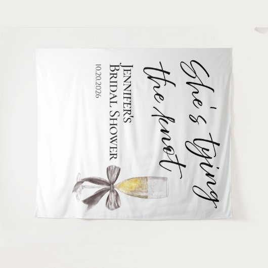 Sie bindet den Knoten | Brautparty-Backdrops Wandteppich (Vorderseite (Horizontal))