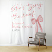 Sie bindet den Knoten | Brautparty-Backdrops Wandteppich (Beispiel)