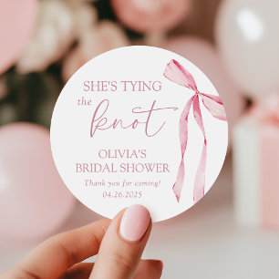 Sie bindet den Knoten Coquette-Bow-Bridal-Shower Runder Aufkleber