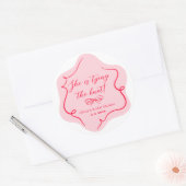 Sie bindet den Knoten retro schwach rosa rot Runder Aufkleber (Umschlag)