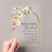 Sie bindet den Knoten | WILDBLUME BRAUTPARTY Acryleinladungen (Insitu (Handheld))