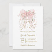 Sie bindet die Einladung zur Brautdusche von Knot  (Vorderseite)