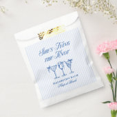 Sie bindet die elegante Hand der Knot-Küste. Geschenktütchen (Versiegelt)