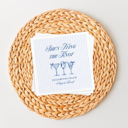 Sie bindet die elegante Hand der Knot-Küste. Serviette