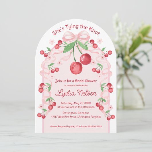 Sie bindet die Knot Coquette Cherry Bridal Einladung (Stehend Vorderseite)