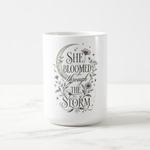 Sie blühte durch den Sturm Floral Mond Inspirat Kaffeetasse