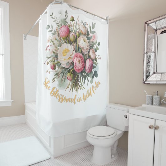 Sie blühte in freier Farbe Duschvorhang (Beispiel)