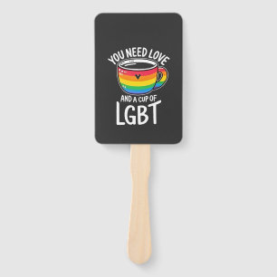 Sie brauchen Liebe und einen Cup mit LGBT-Preis Mo Fächer