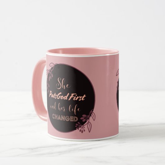 Sie bringt Gott zuerst rosa-innen Tasse Inspiratio (Vorderseite Links)
