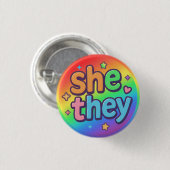Sie bzw. sie beherrschen inklusives LGBTQ+-Pride-Z Button (Vorne & Hinten)