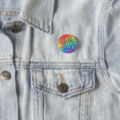 Sie bzw. sie beherrschen inklusives LGBTQ+-Pride-Z Button (Beispiel)