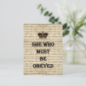 Sie, die gehorcht werden muss postkarte (Stehend Vorderseite)