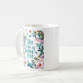 Sie, die mutig ist, ist frei von Aquarellfarben Kaffeetasse (Vorderseite Links)