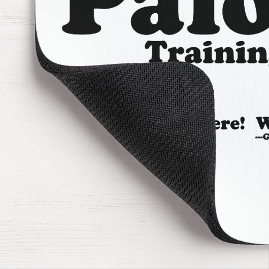 "Sie dort! Peitschen Sie ihn in Form! " Mousepad (Ecke)