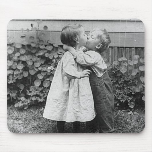 Sie erhält den Penny, er erhält den Kuss Mousepad (Vorne)