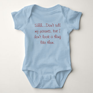 Sie... erzähl meinen Eltern nichts... Baby Strampler