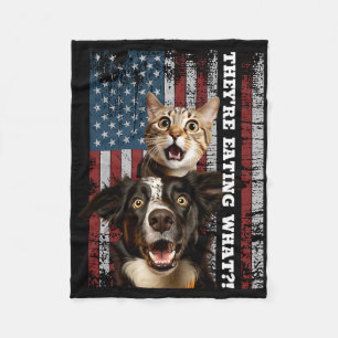 Sie essen die Hunde Katzen Haustiere Rette unsere Fleecedecke