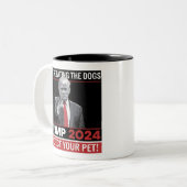 Sie essen die Hunde Trump 2024-Debatte Zweifarbige Tasse (Vorderseite Links)
