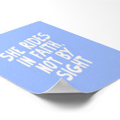 Sie fährt in Faith Not by Sight Light Blue Poster (Ecke)