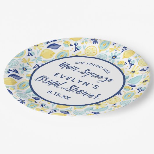 Sie fand ihr Haupt Squeeze Lemon Brautparty Pappteller (Schrägansicht)