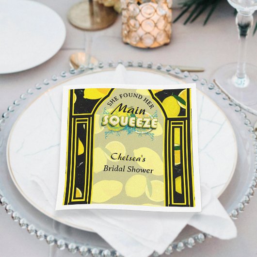 Sie fand ihr Schwarz-Gelb-Elegant mit der Hauptpre Serviette