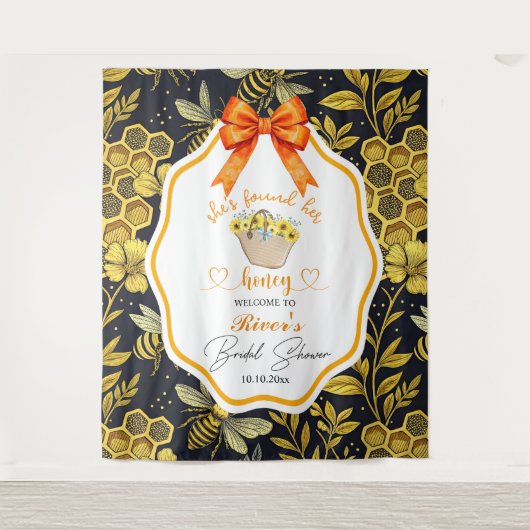 Sie fand ihren Brautparty-Hintergrund Wandteppich (Vorderseite)