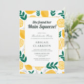 Sie fand ihren wichtigsten Squeeze-Junggeselinnen- Einladung (Stehend Vorderseite)