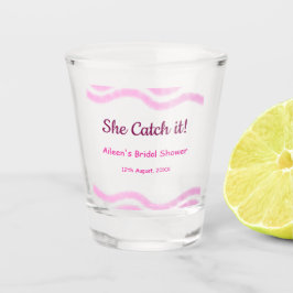 Sie fängt es rosa Spiralfarbenlinien bridal Schnapsglas