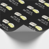 Sie Feta Brie-lieve It Funny Cheese Pun Dark BG Geschenkpapier (Ecke)