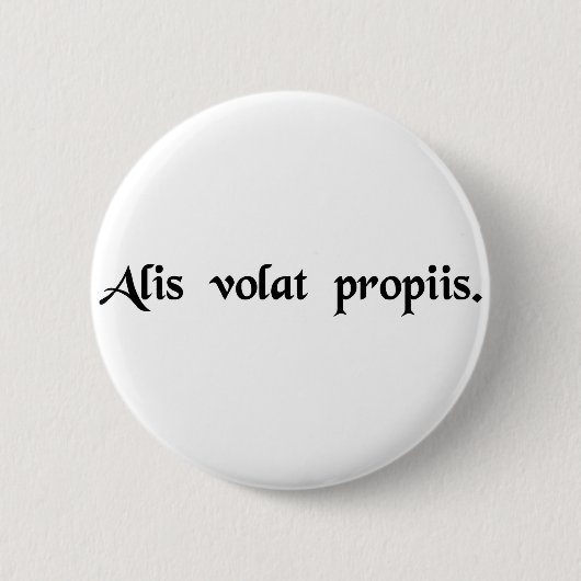 Sie fliegt mit ihren eigenen Flügeln Button (Vorderseite)