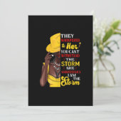 Sie flüsterte zurück, ich bin die schwarze Sturmge Einladung (Stehend Vorderseite)