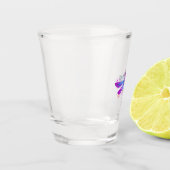 Sie flüsterten ihr zu, dass ihr Sturm nicht aushal Schnapsglas (Links)